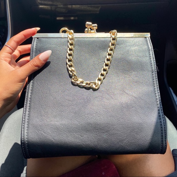 Alyssa Handbags - NEW Alyssa Handbag 🖤✨